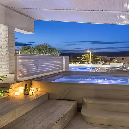 Attractive In Slatine * Traù