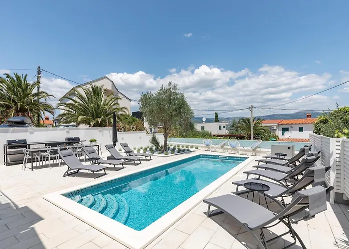 Attractive In Slatine Apartment Trogir