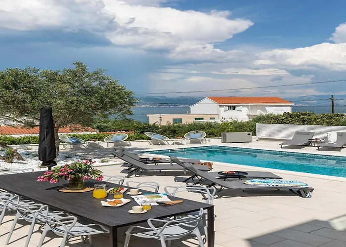 Attractive In Slatine Apartman